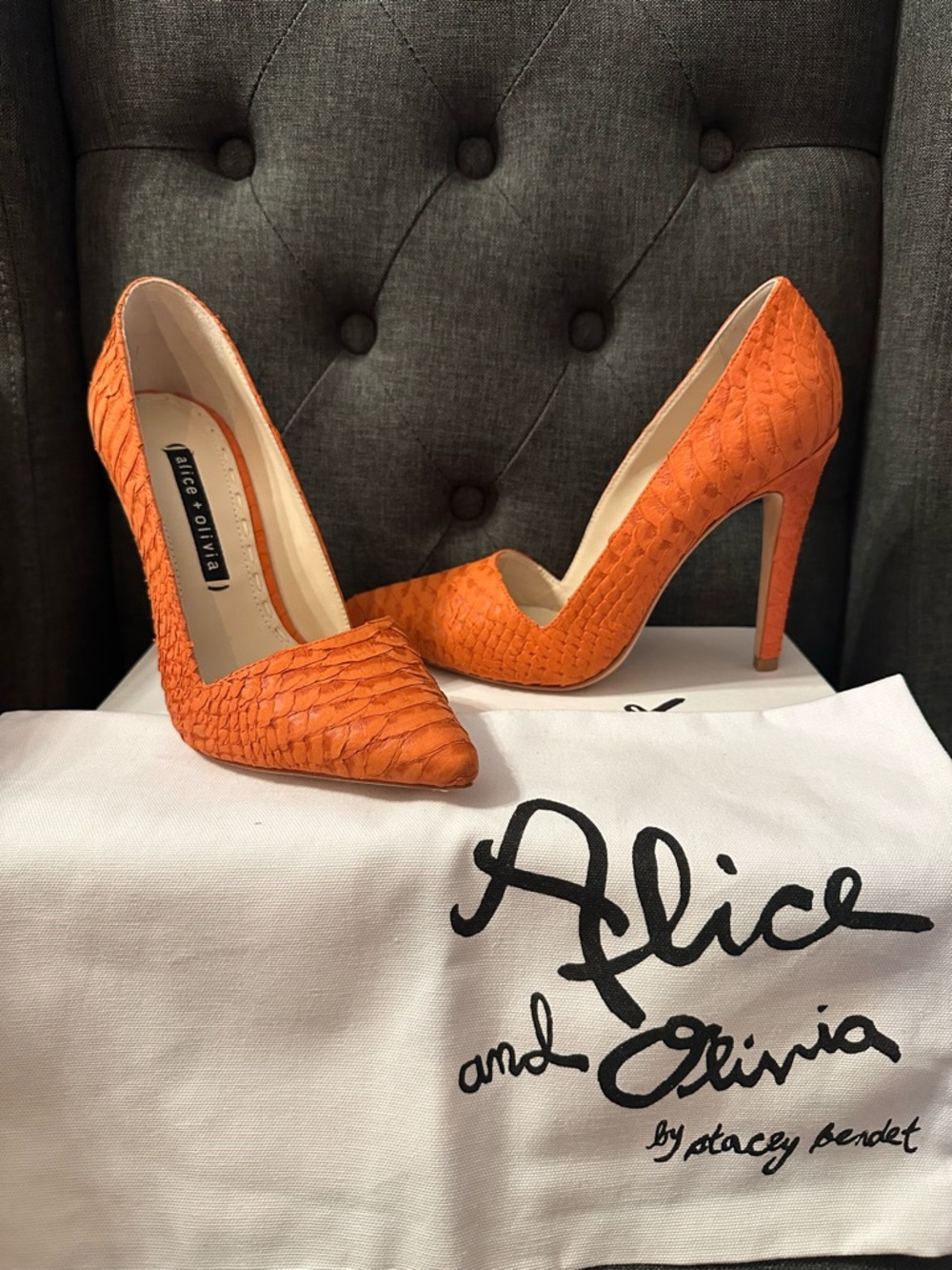 Alice + Olivia Orange Textured Pointed Pumps - Picture 3 of 4